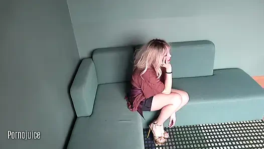 Mata wanita emosi