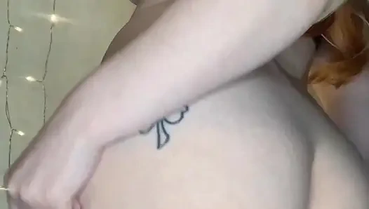 Ваша жена знает, что татуированные женщины делают твой член твердым?