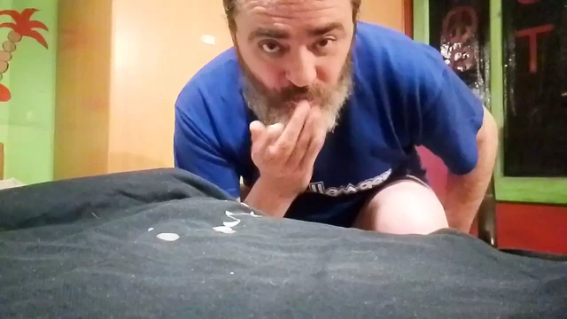 A cumshot before going to bed. 💦