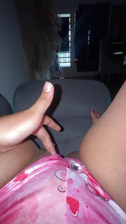 ऑफिस में एक लंबे दिन के बाद घर पर