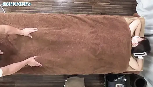 Kembali anggun, si cantik mungil dengan pesona dewasa minta dipijat dengan minyak panjang yang mewah - 1