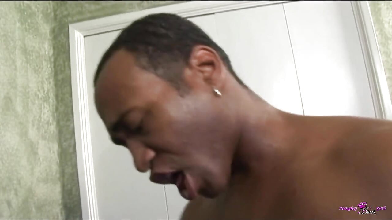 Texas Land te trae la hermosa shardonay negra de grandes tetas naturales y su espíritu inextinguible.