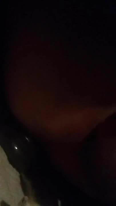 В 21:00 трах с большим дилдо в машине