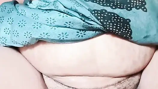 Deshi Housewife Squirting Her Hot Tight Pussy