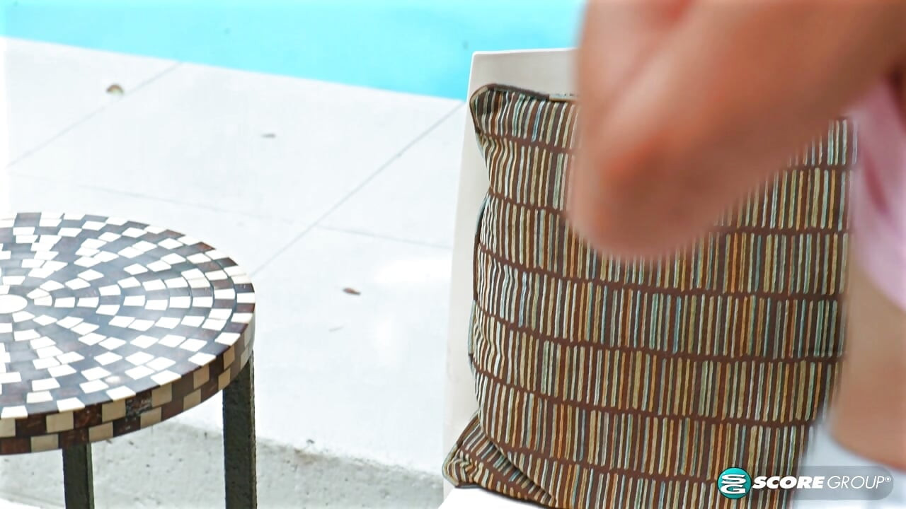 Bella Bare, 54, finger-fucks her pussy by the pool