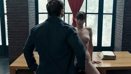 Jennifer Lawrence Nude Public Scene On ScandalPlanetCom