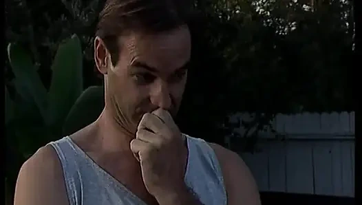 Cowok berondong ini ngentot memek dan pantat cewek rambut cokelat dengan melon raksasa dan crot di dalam memeknya