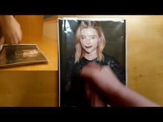 Chloe Grace Moretz rossetto e pizzo al nylon party omaggio