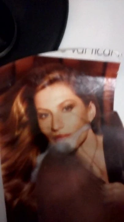 Gisele Bundchen hot cum