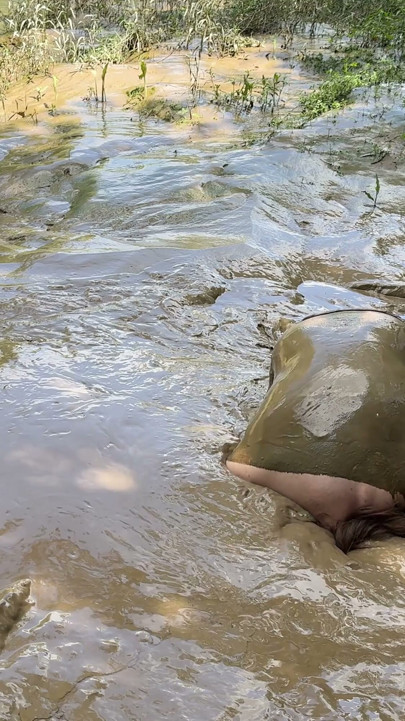 HOW DEEP'S THE MUD ? | Clip 1