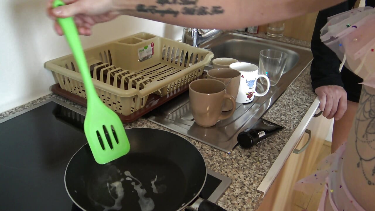 Sperm fried egg handjob!