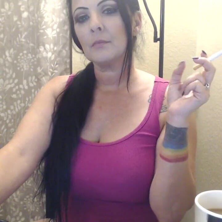 กาแฟยามเช้าและเวลาบุหรี่