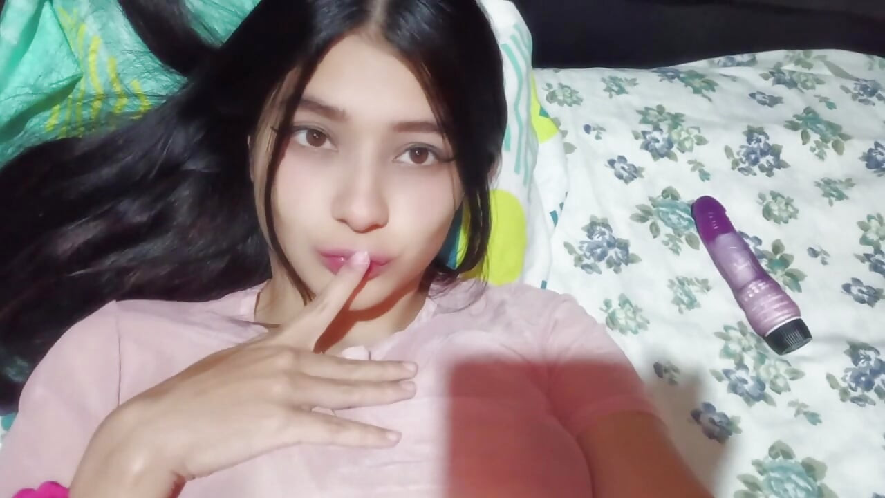 Ghar lautne ke bad kamuk larki ke sath seks