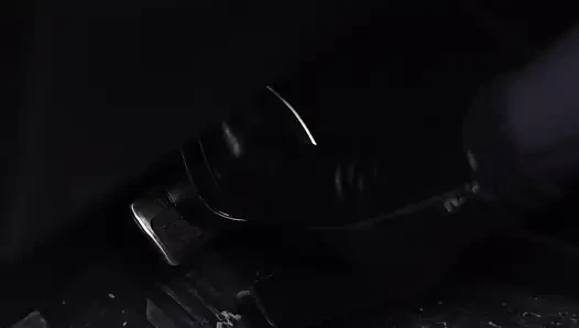 Помоги, моя машина застряла в снегу.