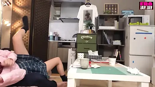 Cesur bir yetişkin güzelin tatlı ve şehvetli baştan çıkarma - bölüm 1