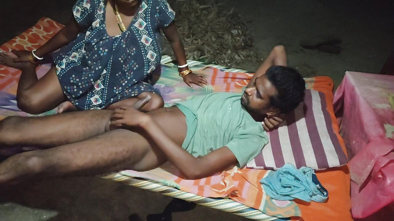 Desi hot bhabhi ki khatiya par chudai