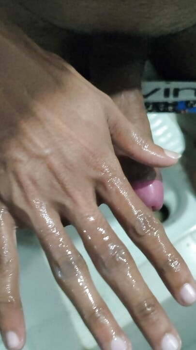 20 Min Continues Hand job but still didn't get ejaculate