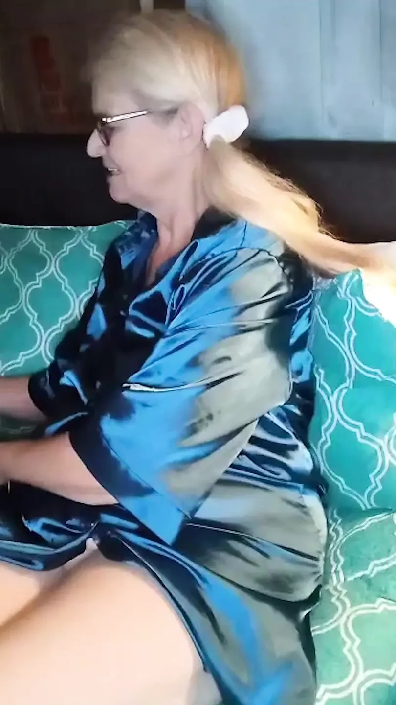 Hot MILF Fucks The Huge Cuke!