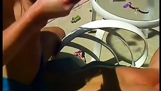 Лизание киски, большая задница, трах в саду