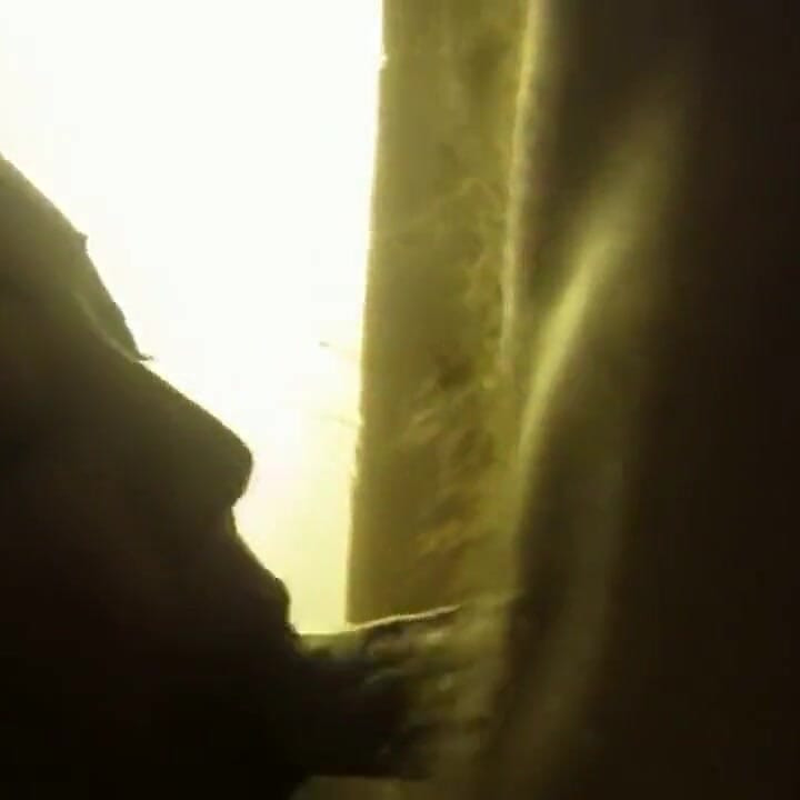 Ngentot mulut di kamar mandi