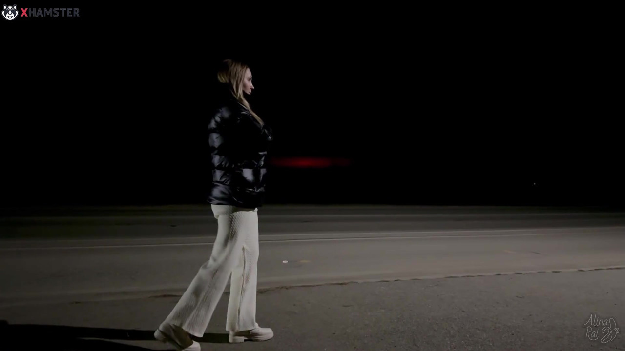 母親が息子のクラスメートを犯した。