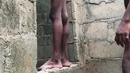 Отдаю его назад