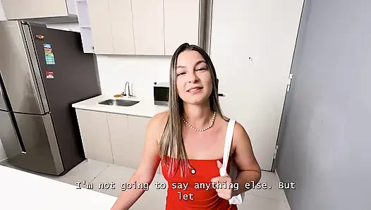 Тугая киска моей сводной сестры течет! Возбужденную красотку с идеальной киской трахают