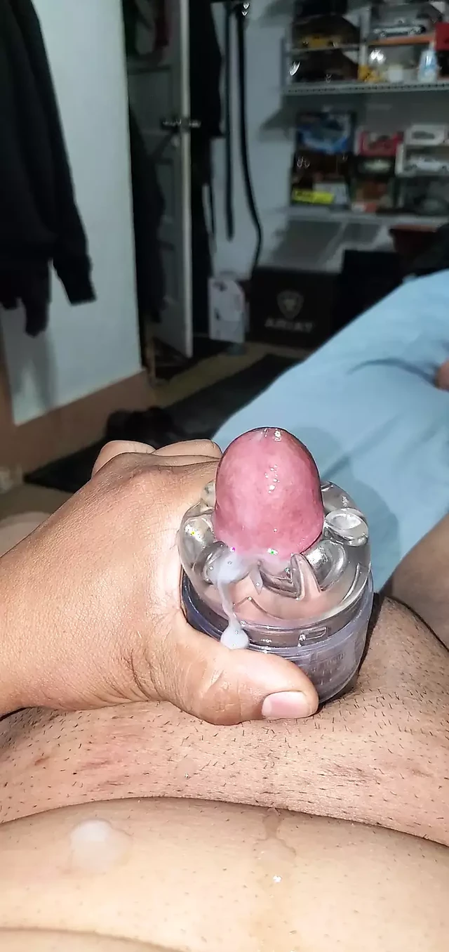 pleasure myself with a QUICKSHOT toy