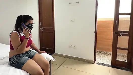 Üvey kız kardeşim erkek arkadaşını kıskandırmak için beni de dahil etti