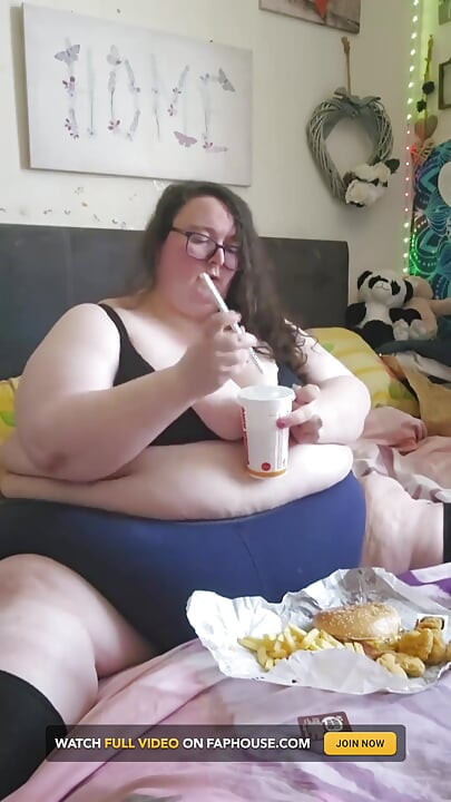 SSBBW Burger Meal Stuffing and Chat Part 1