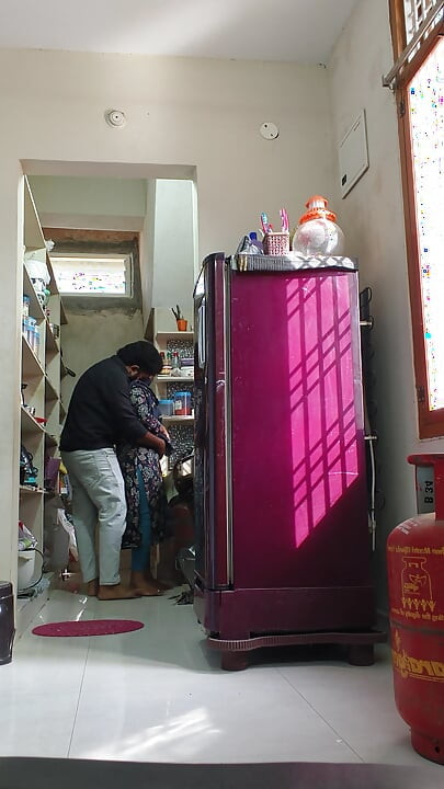 Desi girl ko kichen me chodha