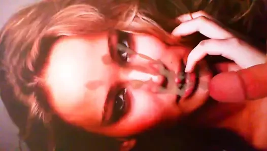 Jennifer Lawrence boşalıyor #2