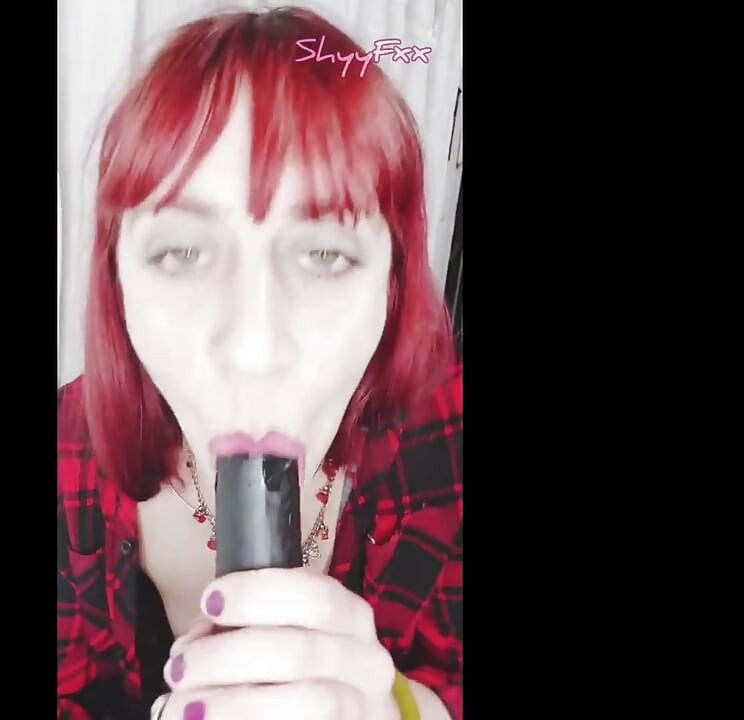 Shyyfxx Underdanig Fan Beder Hendes Idol Om En Beskidt Slimet Pik, Der Suger JOI