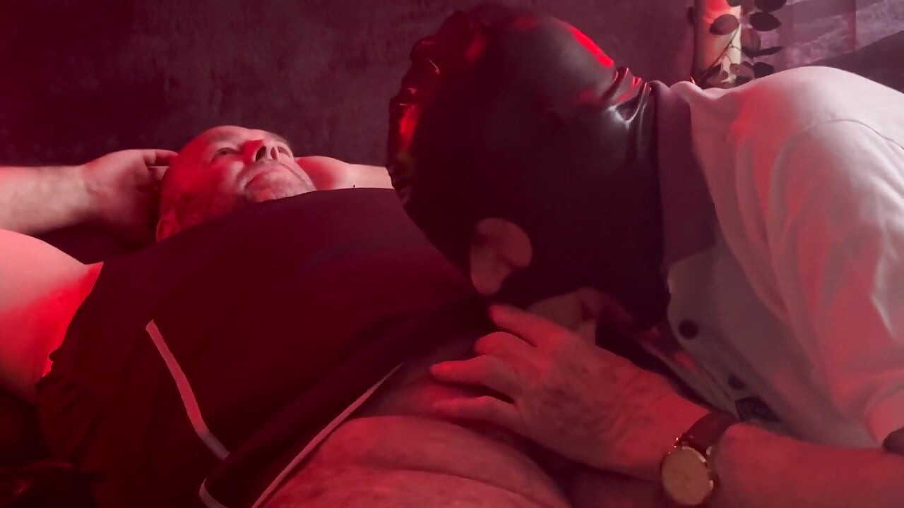 Parte 3 -lanista Urso &Tawseman Palmada Sessão na Sala do Vampiro!