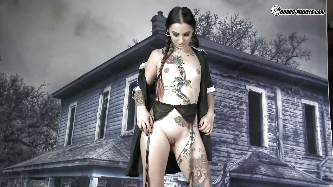 430 - Sharlotte Thorne