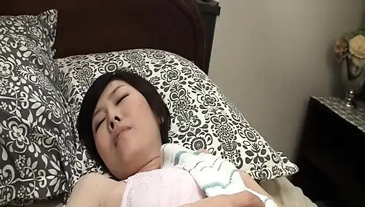A082G04 The wife next door who passed by made a mistake in the room...! with too much momentum! Morning SEX the next morning!