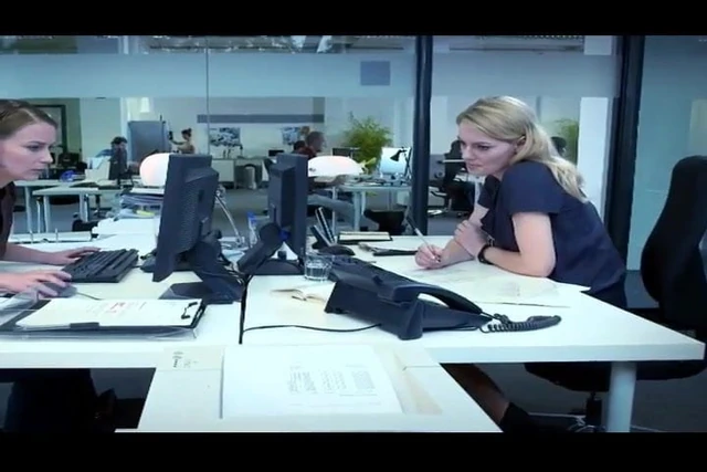 Martina Hill hat einen Dildo drin