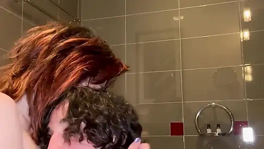 Еврейская сводная сестра поедает мою задницу в первый раз Ezebi