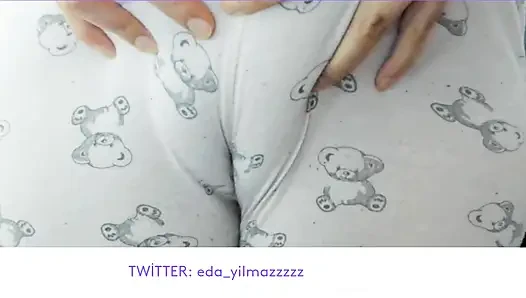 CAMELTOE- SWOLLEN PUSSY- MASTURBATE WITH PAJAMA- RUBBING PUSSY WITH PAJAMA
