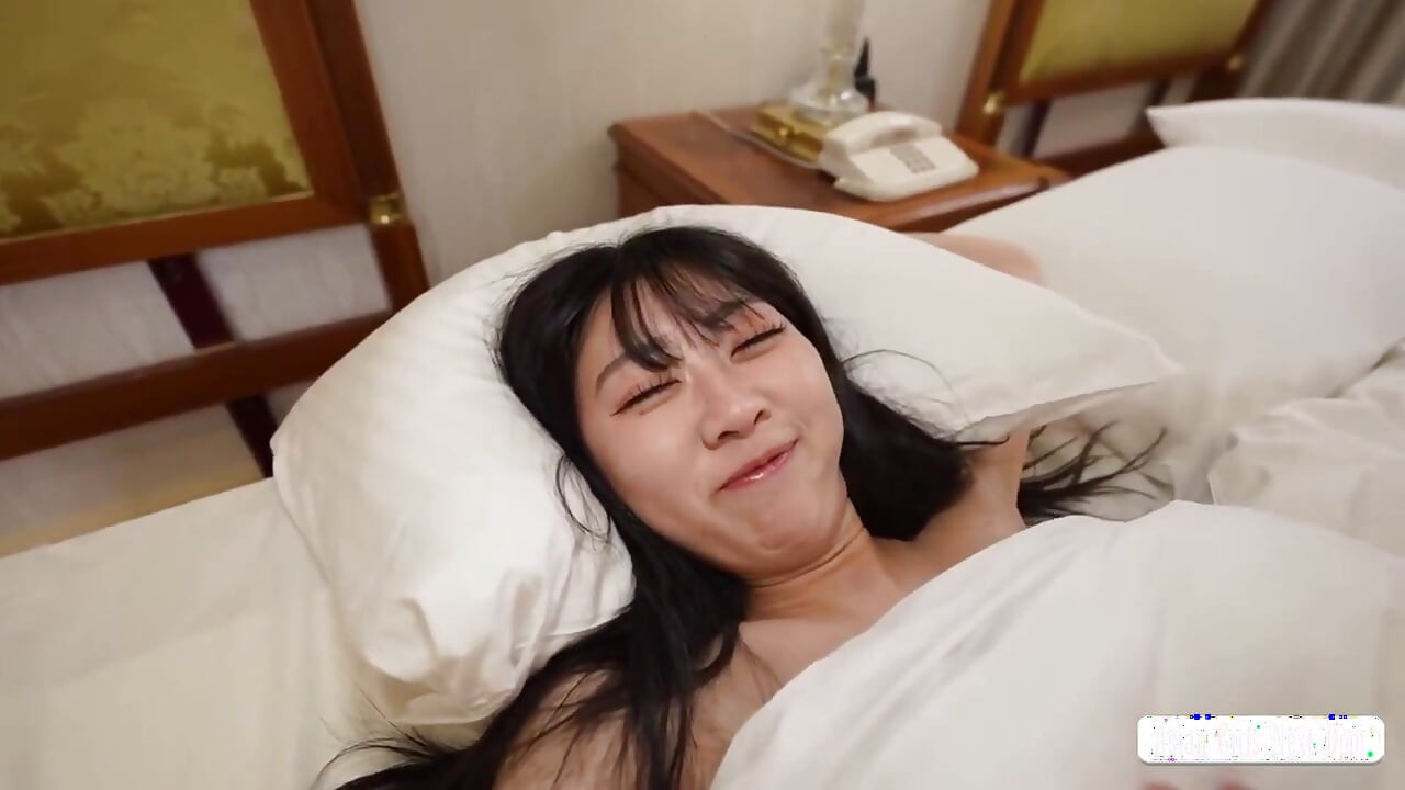 比べ物を超えた美しさは、偶然の出会いを忘れられないプライベートな関係へと変えた