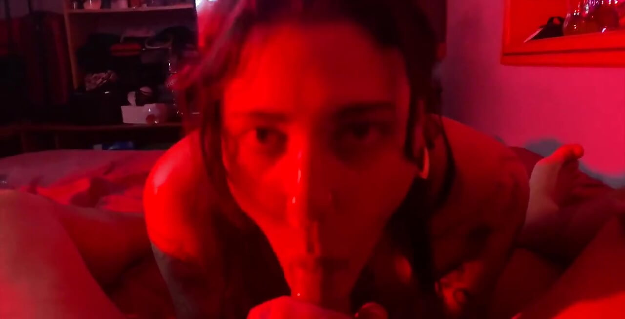 我正在给他口交，但我让他给我吹箫