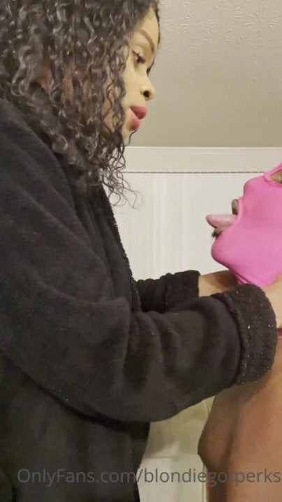 Tranny Dominate Blowjob