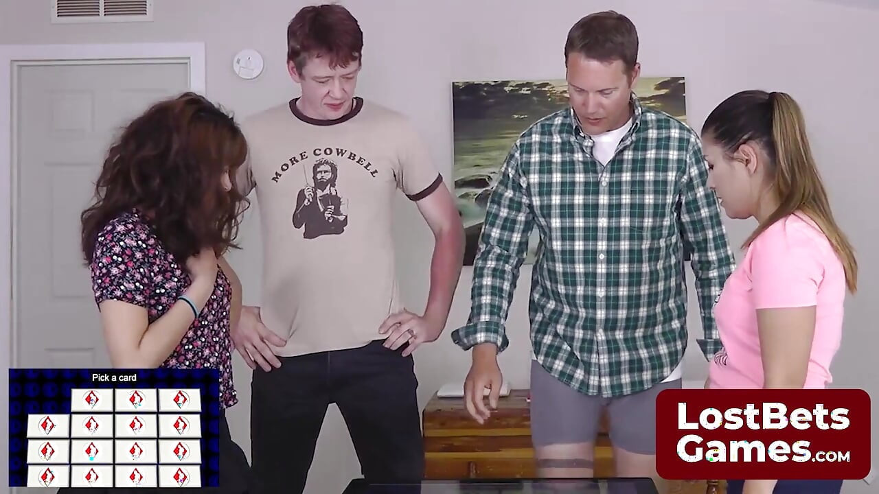 Permainan striptis Bareng Tessa, Jesse, Jake, dan Leilani