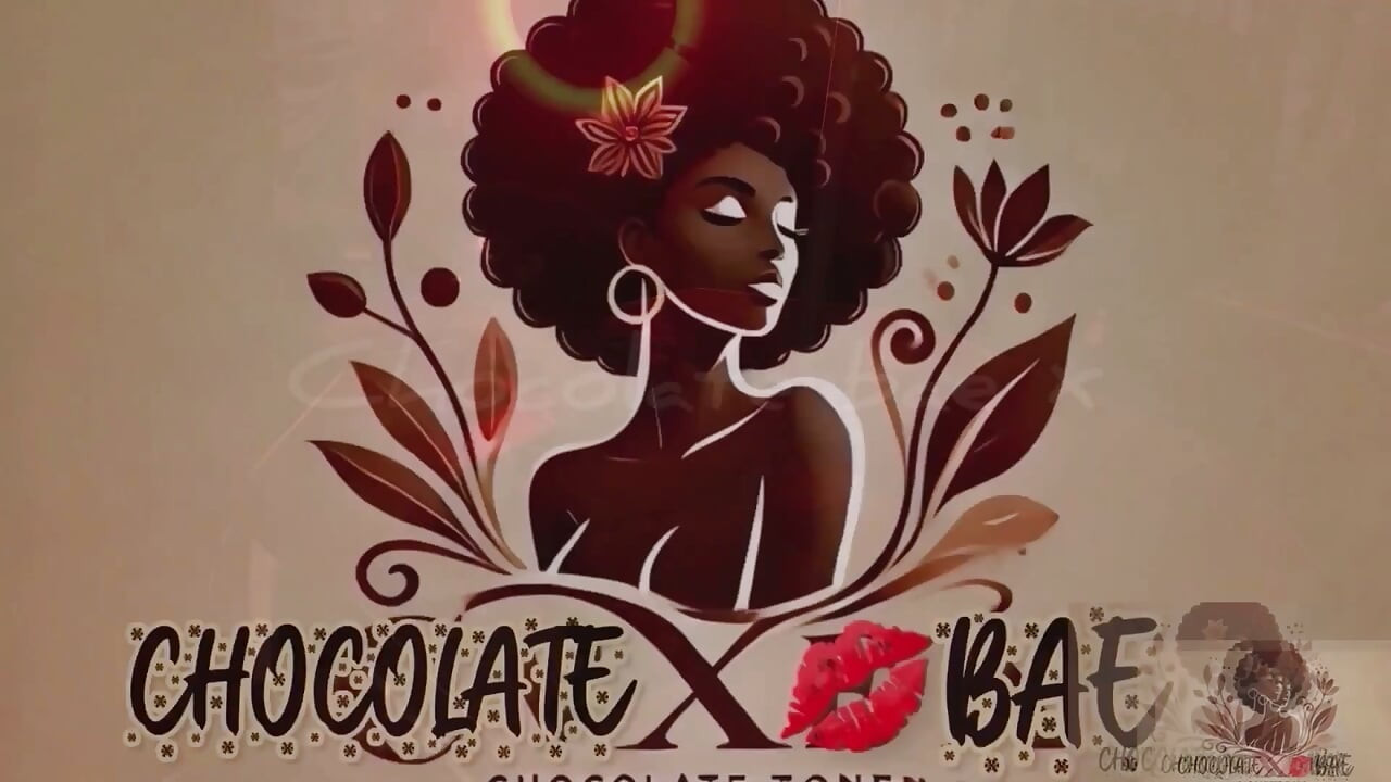 Baise cette bouteille est tellement bonne dans ma chatte juteuse !! Oh mon dieu, je jouis vraiment !