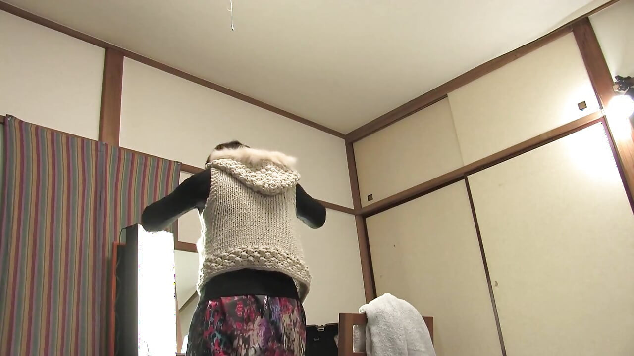 Make me cum hard with all kind of toys than I'll make you all cum all over me!