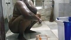 Tamil cameriera sta facendo il bagno a casa parte 1