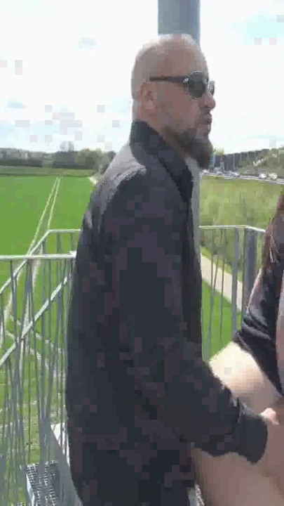 Emma Public Extreme Der Aussichtsturm | Clip 1