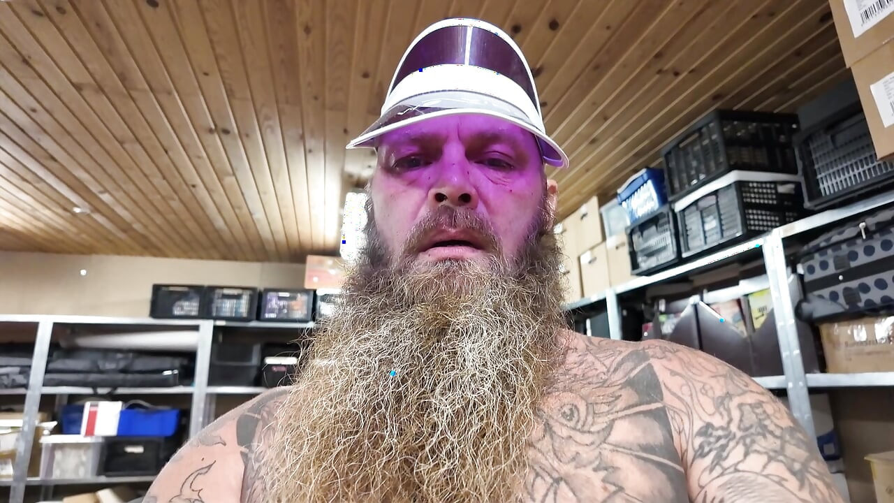 Sucking daddys dick real quick