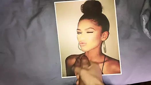 Zendaya Coleman boşalıyor 4