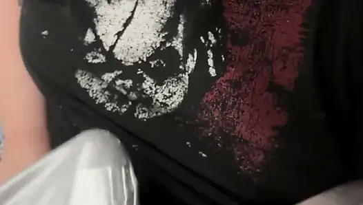 Ibu tiri nyepong kontol besar ayah tirinya sendiri